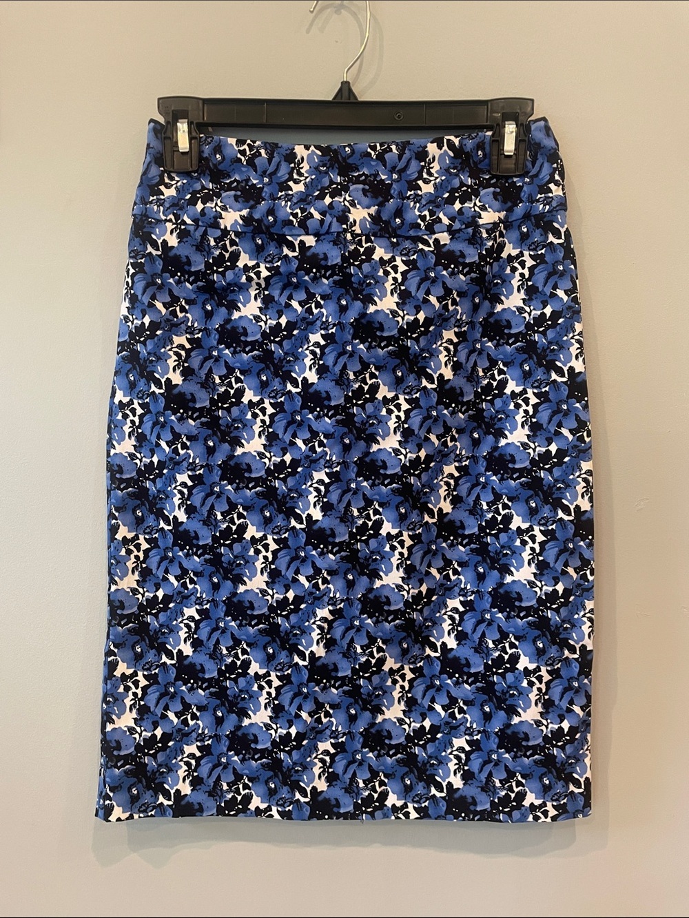 Blue Floral Pencil Skirt like new